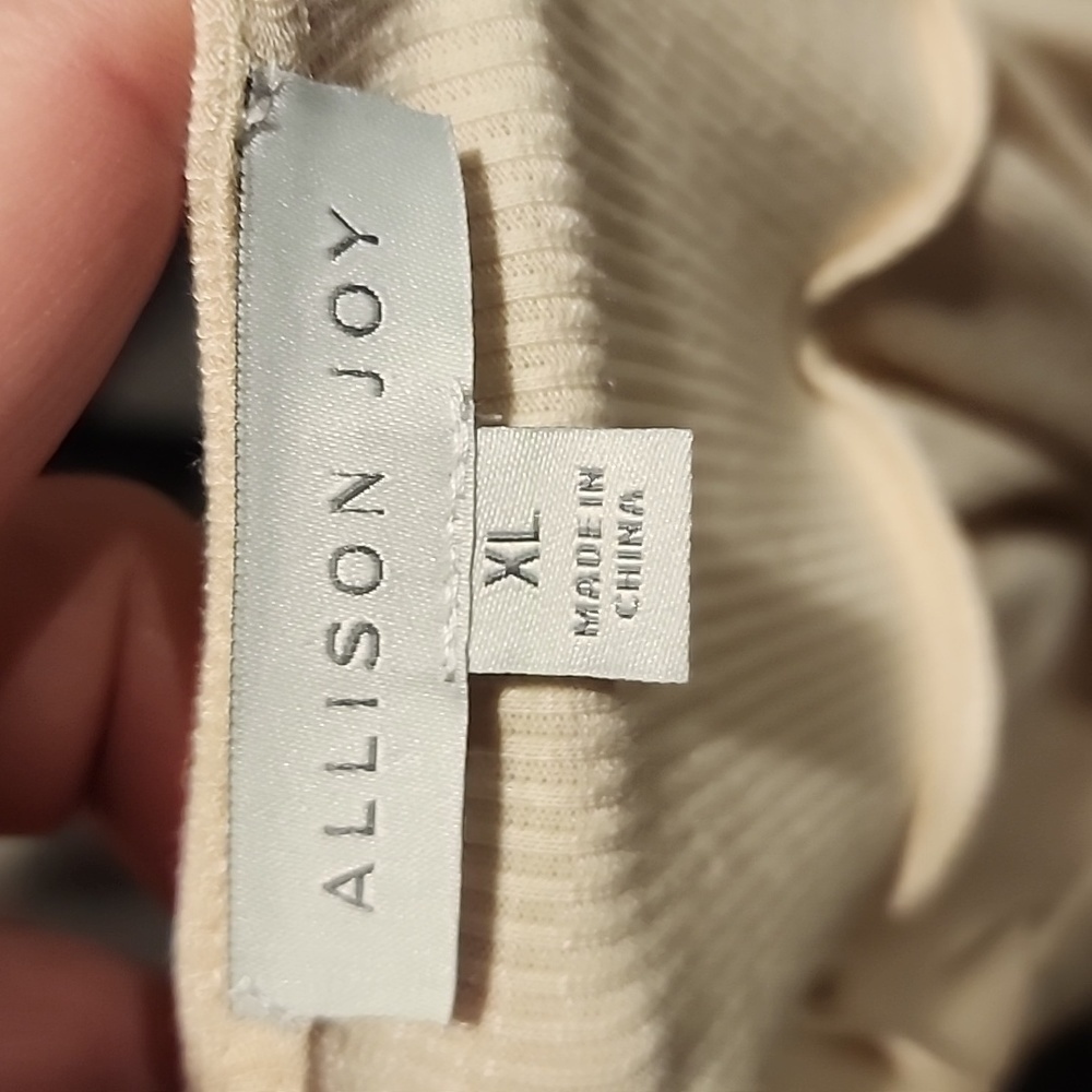 Allison Joy v-neck cream ribbed long sleeve top size XL - Picture 7 of 9